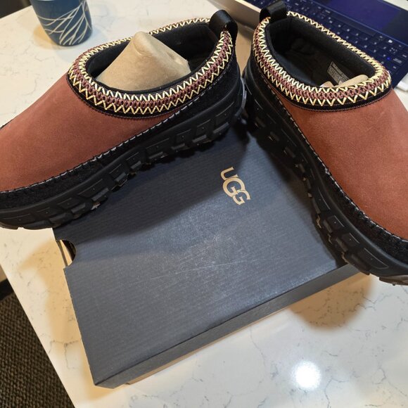 UGG Venture Daze Red Jasper / Black Slipper Shoes 1154530 MENS 10 NEW - Picture 2 of 13